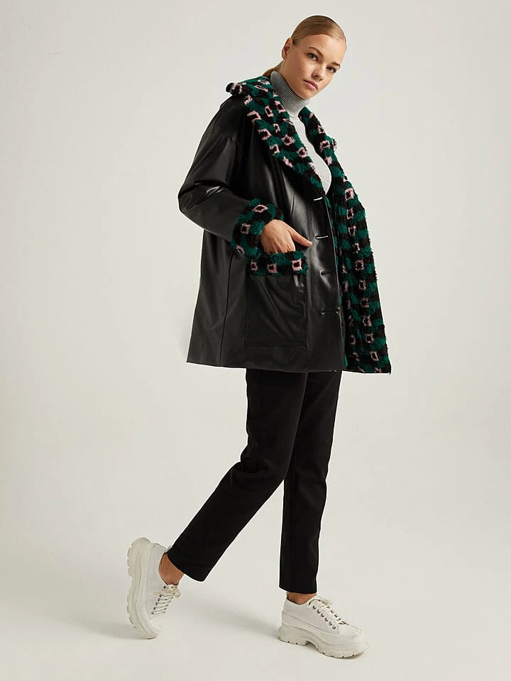 Übergangsjacke In Schwarz 2 Übergangsjacke In Schwarz – Bild 2