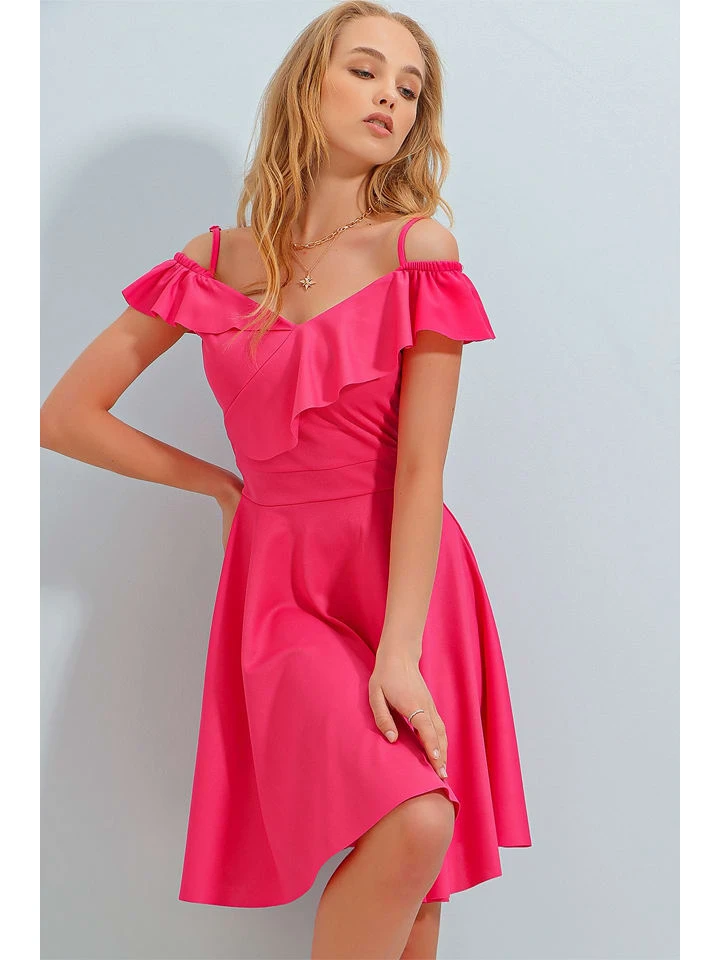 Kleid In Fuchsia 1 Kleid In Fuchsia