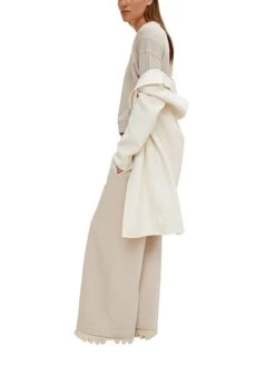 Comma Sweatshirt In Creme 7 Comma Sweatshirt In Creme -Modebe Kleidungs Geschäft comma sweatshirt in creme 3