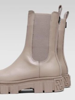 Leder-Chelsea-Boots In Beige -Modebe Kleidungs Geschäft gino rossi leder chelsea boots in beige 2