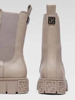 Leder-Chelsea-Boots In Beige -Modebe Kleidungs Geschäft gino rossi leder chelsea boots in beige 4