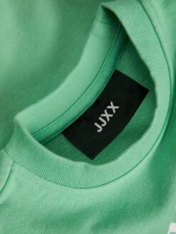 JJXX Sweatshirt In Absinthe Green -Modebe Kleidungs Geschäft jjxx sweatshirt in absinthe green 2