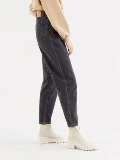 Jeans "High Loose Taper" - Tapered Fit - In Schwarz 6 Jeans "High Loose Taper" - Tapered Fit - In Schwarz -Modebe Kleidungs Geschäft levi s jeans high loose taper tapered fit in schwarz 2