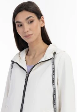 MyMO Mantel In Creme -Modebe Kleidungs Geschäft mymo mantel in creme 4