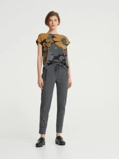 OPUS Sweathose "Levino" In Schwarz -Modebe Kleidungs Geschäft opus sweathose levino in schwarz 4