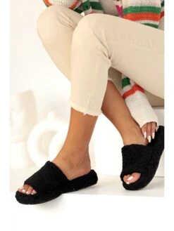 Hausschuhe In Schwarz