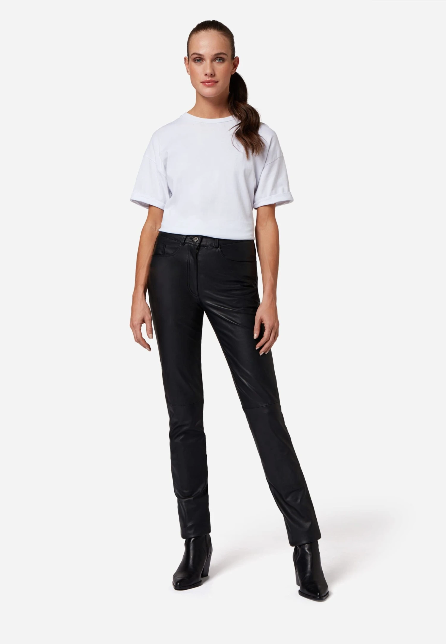 Lederhose 9809 In Schwarz 2 Lederhose 9809 In Schwarz – Bild 2