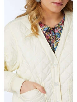 Rich&royal Steppjacke In Creme -Modebe Kleidungs Geschäft rich and royal steppjacke in creme 3