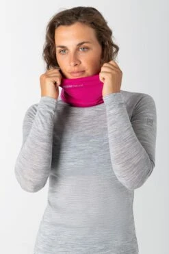 Super.natural Merino Neckwarmer In Fuchsia -Modebe Kleidungs Geschäft super natural merino neckwarmer in fuchsia 2