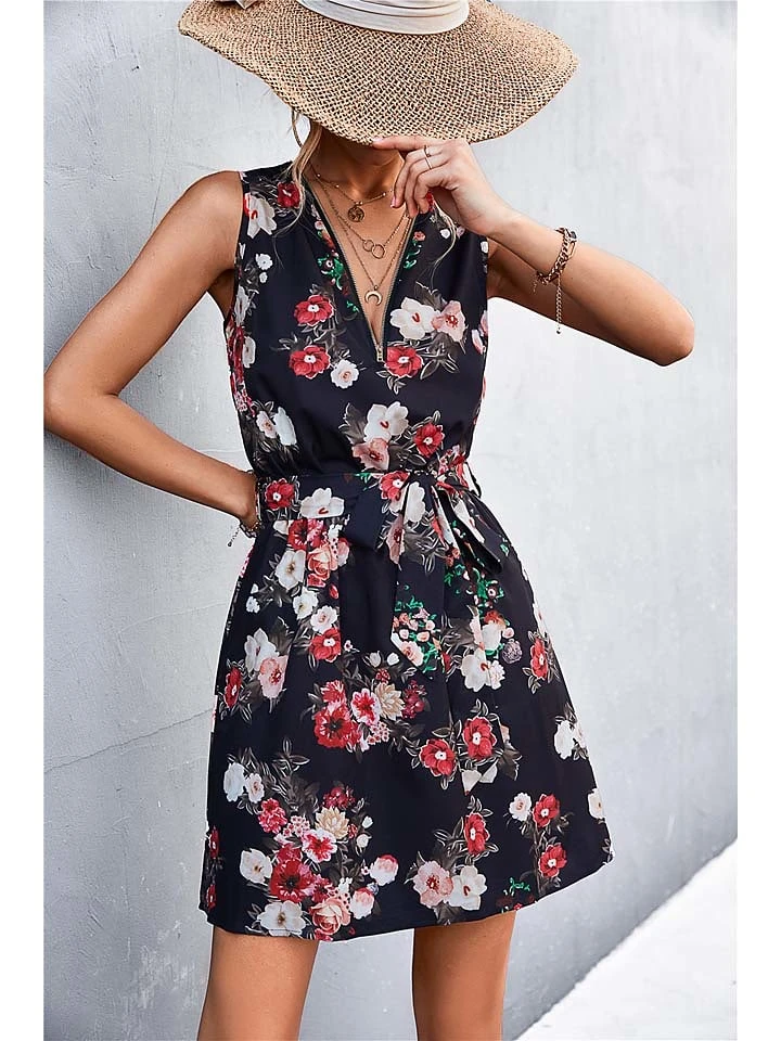 Kleid In Dunkelblau/ Rot 1 Kleid In Dunkelblau/ Rot