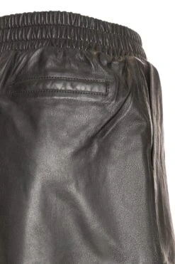 Ledershorts 'Lyra' Schwarz (900) 6 Ledershorts 'Lyra' Schwarz (900) -Modebe Kleidungs Geschäft young poets society ledershorts lyra schwarz 900 2